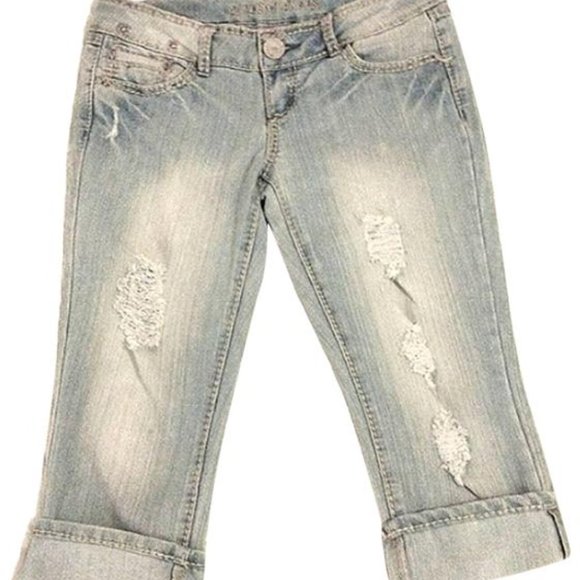 Almost Famous Crystal Pocket DISTRESS High Rise LIGHT BLUE Capris Sz 7 Sun Fade - Picture 3 of 16